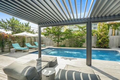 Marvelous home with heated saltwater pool in Cherry Grove, Fire Island