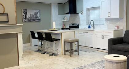 Modern 2BR • 10 Min to Sky Harbor & Downtown