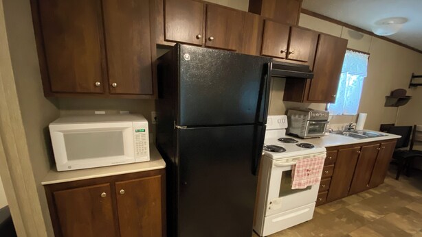 Private kitchen - Handicap accessible 2-bedroom home in Gilbert (Gilbert)