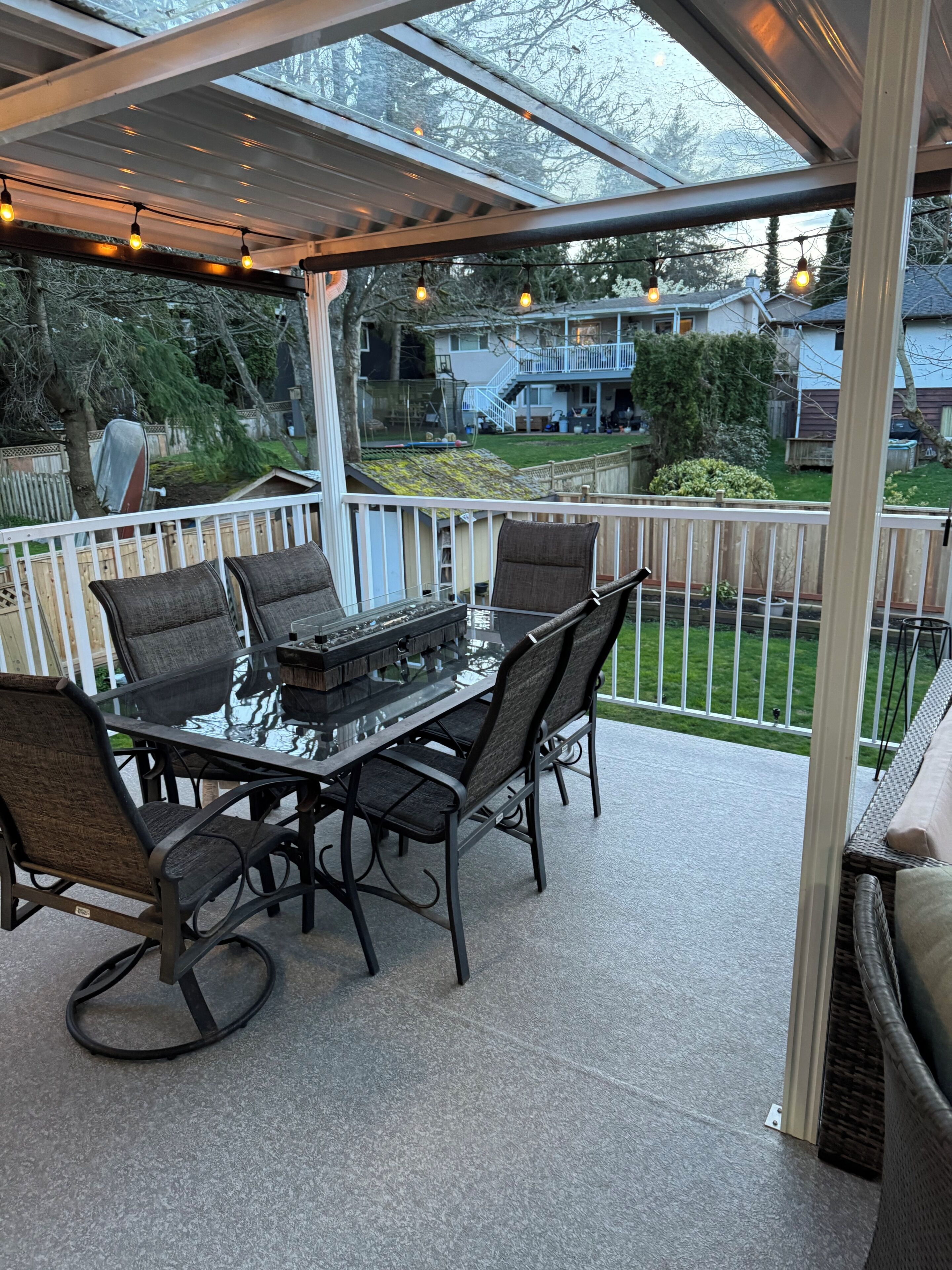 Outdoor dining