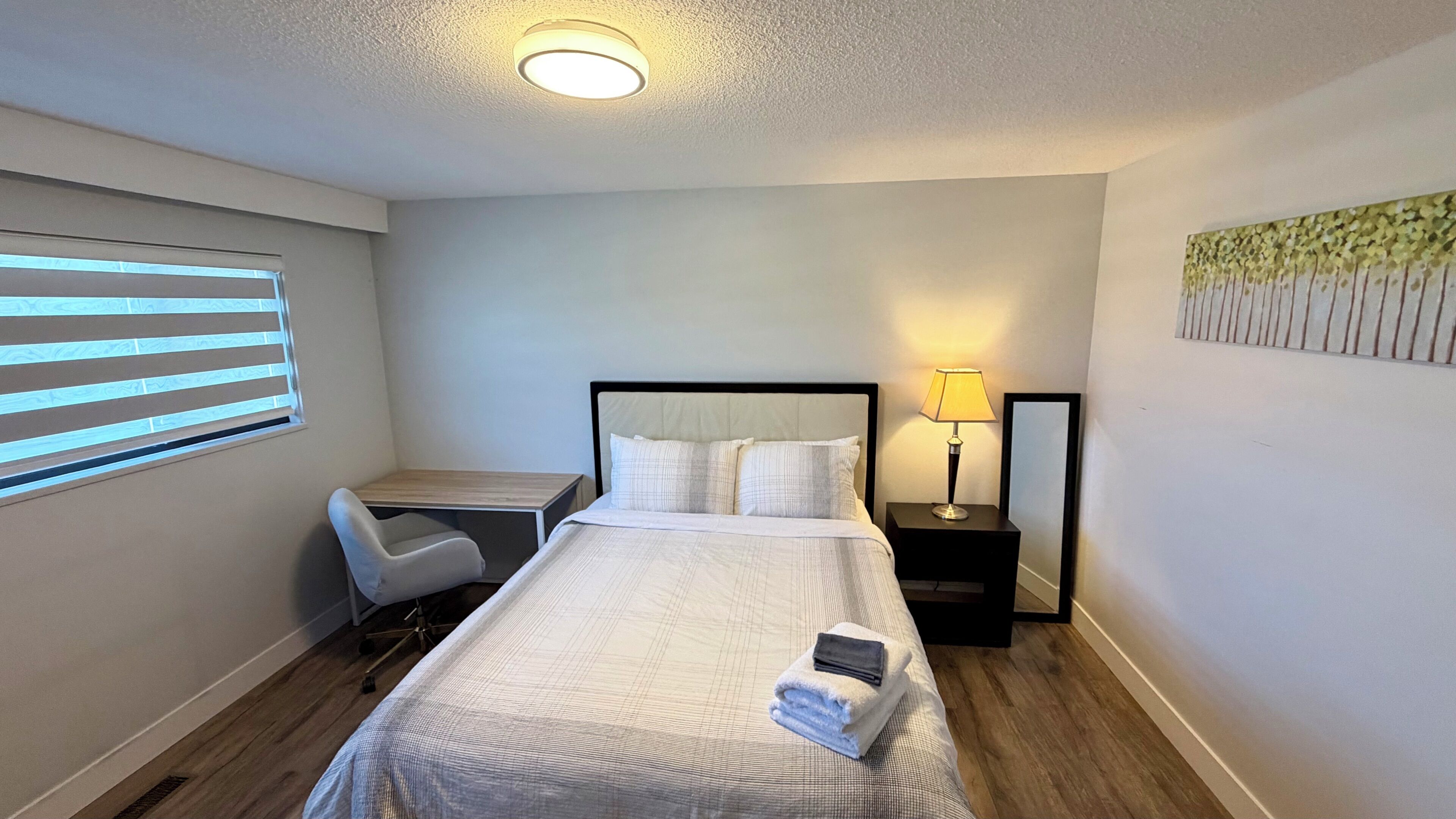 Iron/ironing board, WiFi, bed sheets