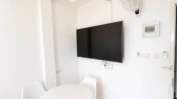 Studio | Dining