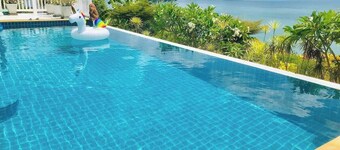 The Sunny Hill Estate - 240° Sea Views + Helipad