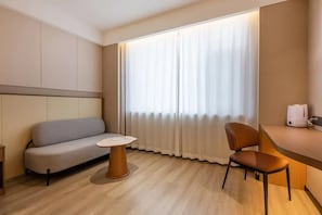 Comfort Double Room, City View | Interior