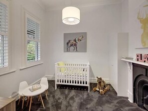 Interior - Charming Victorian Brick Cottage in Hawthorn (Hawthorn)
