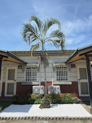 Exterior - Lying Flat Hostel (Minxiong)