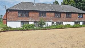 Exterior - Walnut Tree - UK52235 (Horning)