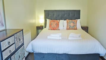 2 bedrooms, WiFi (free), bed sheets