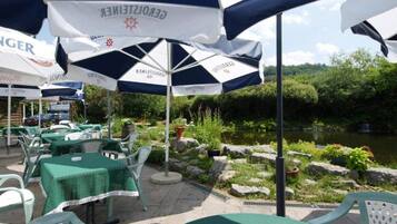 House | Outdoor dining
