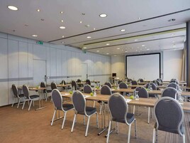 House | Meeting facility