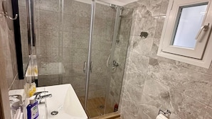 Bathroom - Check Point - Acropolis Nest (Athens)