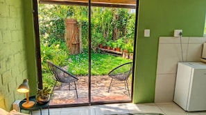 Interior - Cozy private cottage with garden views Fern grove (Stormsrivier)