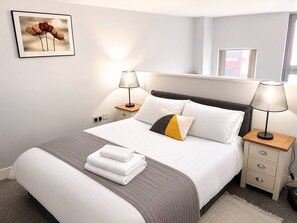 1 chambre, fer et planche à repasser, accès Internet, draps fournis