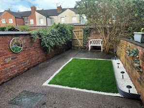 Property grounds - Bentley view,2 bed house Crewe (Cheshire East)