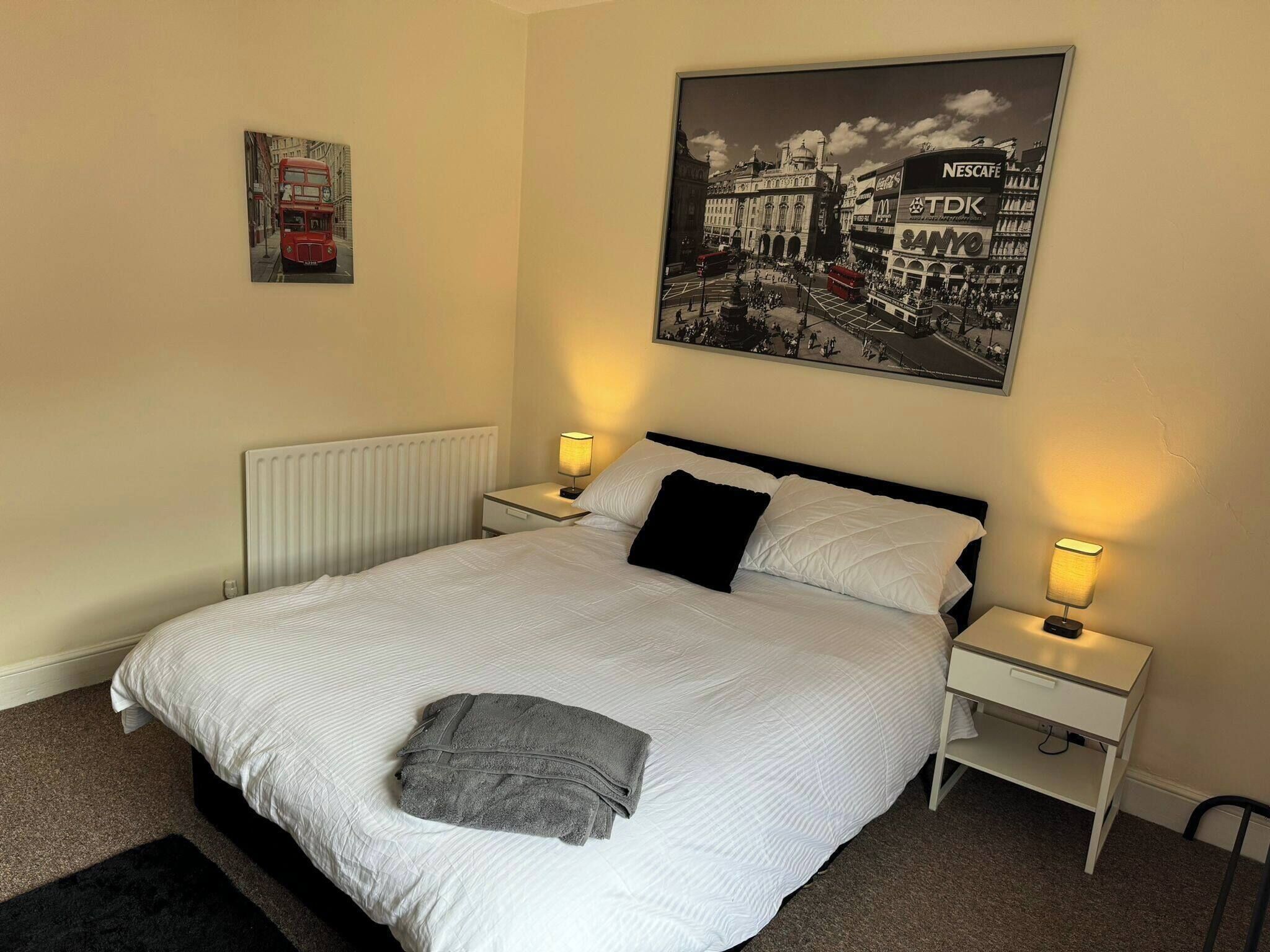 2 bedrooms, iron/ironing board, Internet, bed sheets