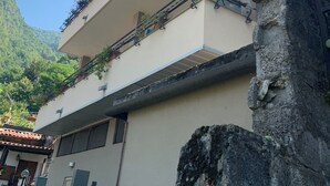 Exterior - Postcard-Perfect View of Lake Bellagio & Free Beach, Air-Conditioned Terrace & Romantic Stay, Free Parking (Lezzeno)