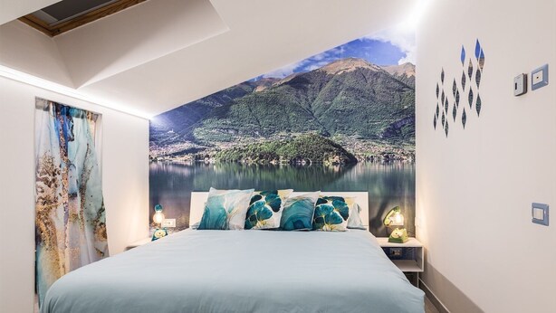 2 bedrooms, iron/ironing board, free WiFi, bed sheets - Postcard-Perfect View of Lake Bellagio & Free Beach, Air-Conditioned Terrace & Romantic Stay, Free Parking (Lezzeno)