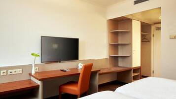 Desk, travel crib, WiFi (free), bed sheets