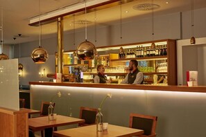 Bar (en el alojamiento)