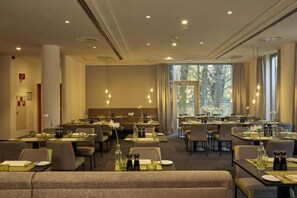 Dining - H4 Hotel Kassel by Sunday Suites (Kassel)