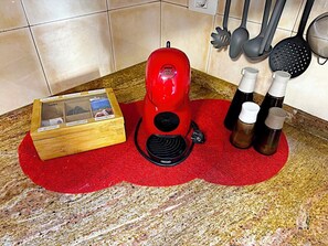 Kaffee und/oder Kaffeemaschine