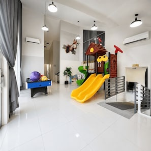 Children's area - Private Pool Villa @Sriracha, 3 BR , Family-Friendly with Kid's Club, 10 guests (Si Racha)