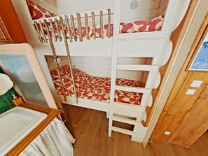 Room - Vrbo Property (Saint-Lary-Soulan)