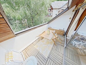 Outdoor dining - Vrbo Property (Saint-Lary-Soulan)