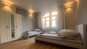 Room - New 2-bedroom apartment with a kitchen (Offenbach)