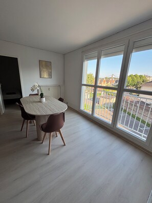 Dining - Vrbo Property (Sotteville-lès-Rouen)