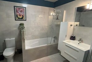 Hårtørrer, håndklæder, Toiletpapir