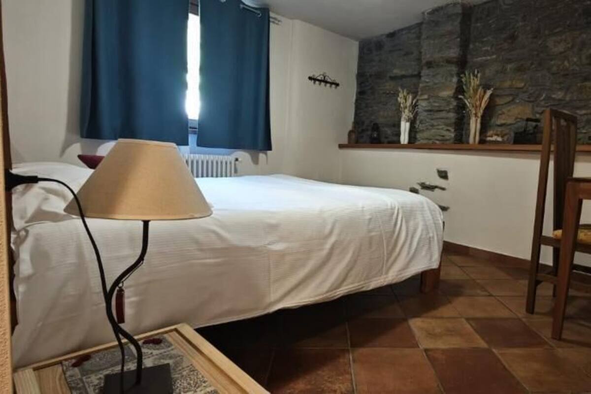 Double or Twin Room, Mountain View | In-room safe