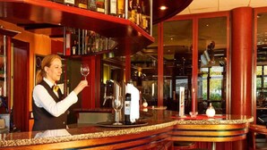 Bar (en la propiedad)