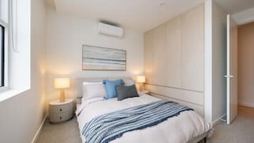 2 bedrooms, desk, iron/ironing board, travel cot