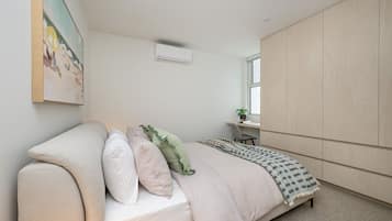 2 bedrooms, desk, iron/ironing board, travel cot