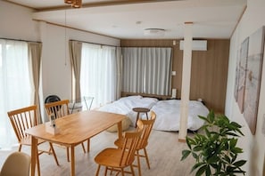 2 sovrum, skrivbord, gratis wi-fi och sängkläder