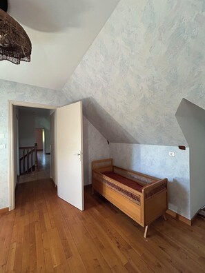 Interior - La Cerisaie - House in the Nord/Aveyron region near Aubrac, Laguiole, and the Lot Valley. (Lassouts)