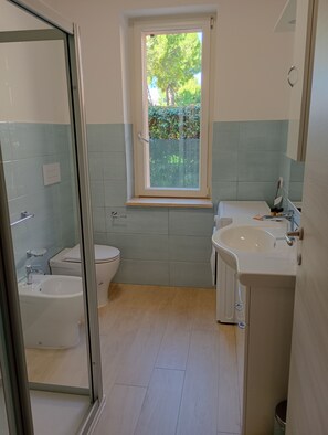 Bathroom - Vrbo Property (Marina Palmense)