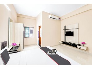 Classic Triple Room, Air conditioning | Soundproofing, free WiFi - Hotel Sri Krishna Palace Bhubaneswar (Bhubaneswar)