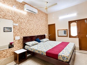 Double Room | Soundproofing, free WiFi - Hotel Sri Krishna Palace Bhubaneswar (Bhubaneswar)