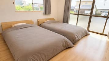 3 habitaciones, escritorio, wifi gratis y ropa de cama