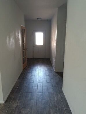 Interior - Enjoyable 3-bedroom house with AC in charming Fort Worth (Fort Worth)