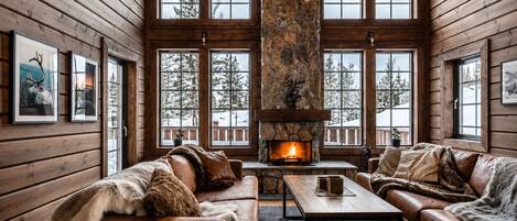Smart TV, fireplace, DVD player