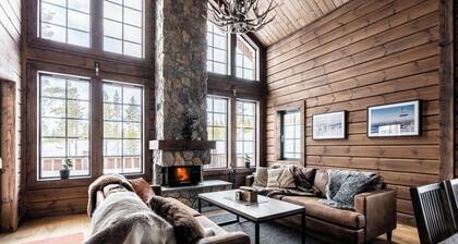 Exclusive chalet with generous living spaces and sauna at Idre Mountain Lodge