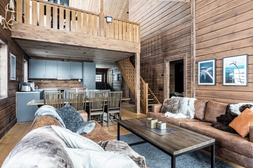 Exclusive chalet with generous living spaces and sauna at Idre Mountain Lodge