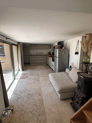 TV - A peaceful retreat - pool - 3 min from Lourmarin (Puyvert)