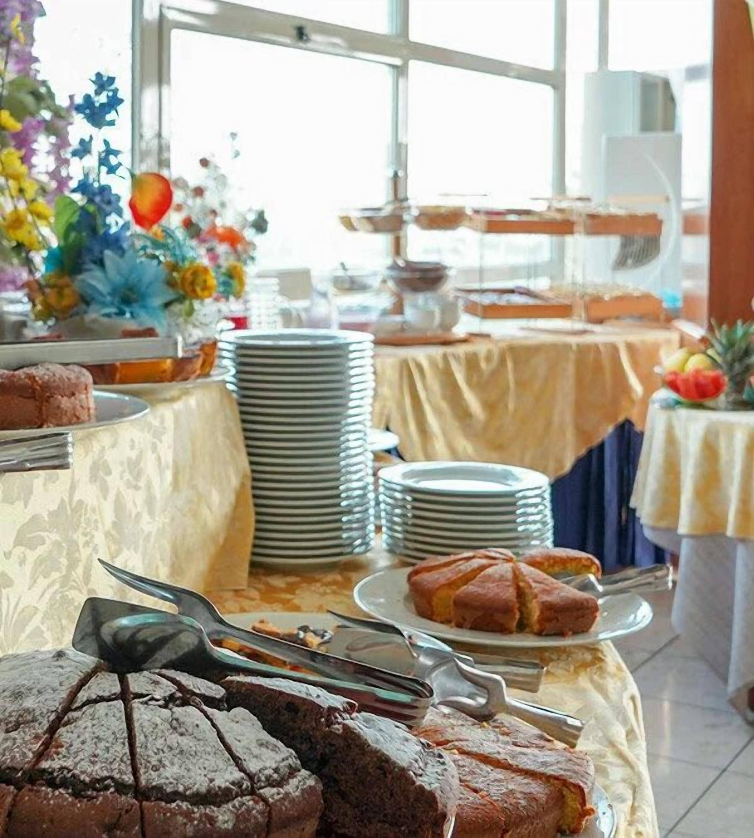 Bữa sáng buffet hàng ngày với phụ phí nhỏ 
