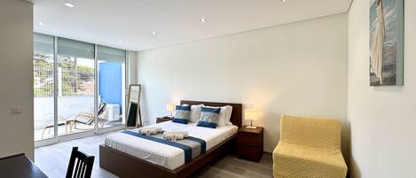 3 bedrooms, bed sheets