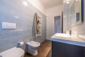 Bathroom - Vrbo Property (Cagliari)
