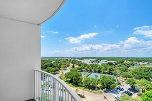 Property grounds - Sun, Sand & Gulf Views | Perfect Family Getaway (Destin)